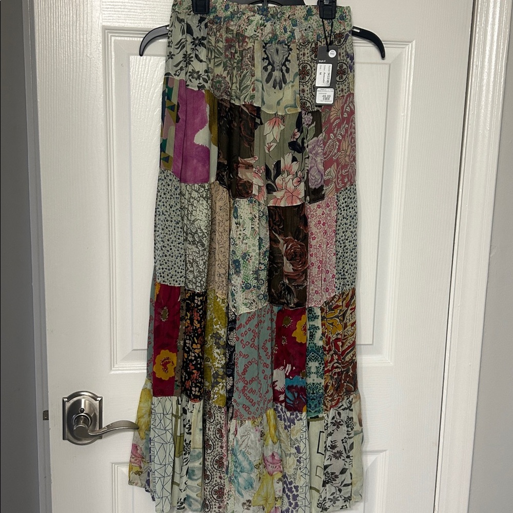 Young threads NWT Boho Floral Patchwork Maxi Skirt elastic Waist Band M hippie - Picture 2 of 8